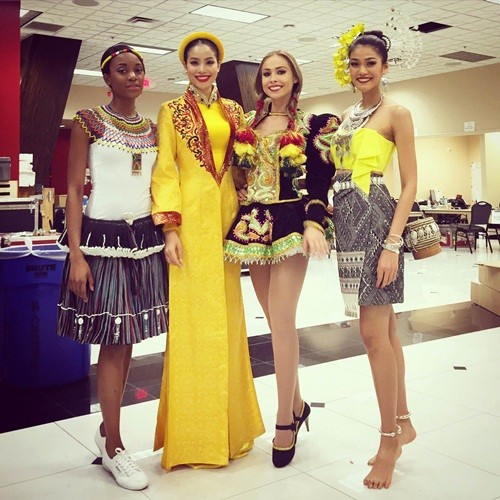 Phạm Hương giới thiệu di sản văn hóa phi vật thể tại HHHV 2015 ảnh 4