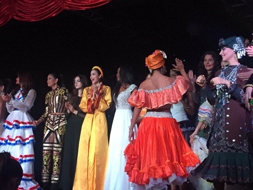 Phạm Hương giới thiệu di sản văn hóa phi vật thể tại HHHV 2015 ảnh 3