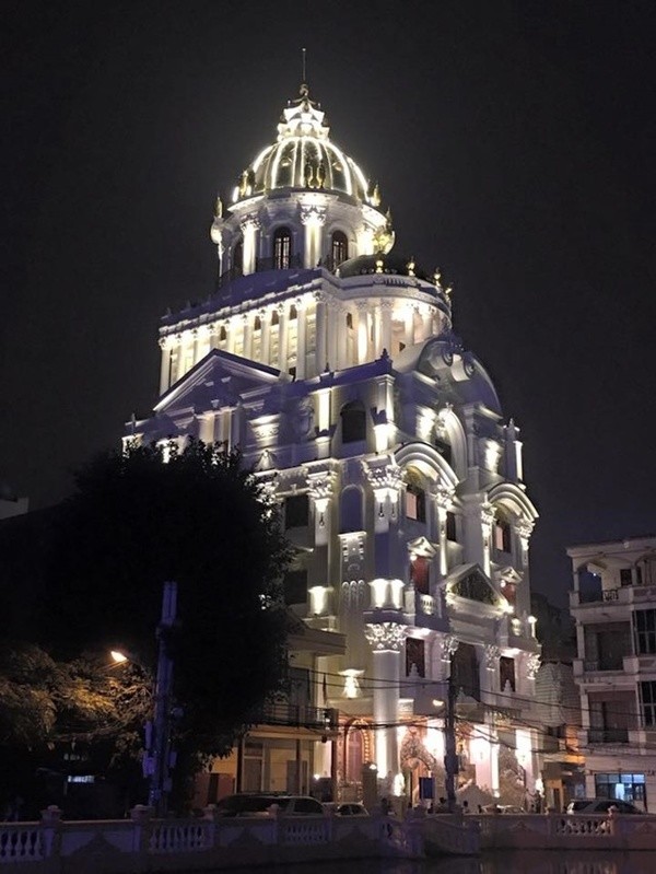 Chân dung ông chủ tòa lâu đài dát vàng trăm tỷ ở Cầu Giấy ảnh 2