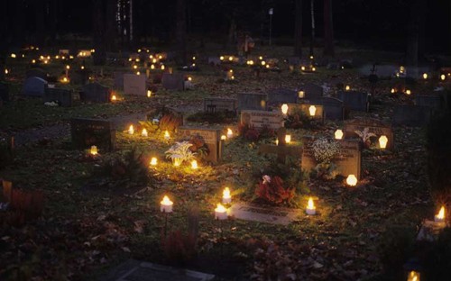 Kỳ lạ phong tục đón năm mới ở các nước trên thế giới ảnh 12