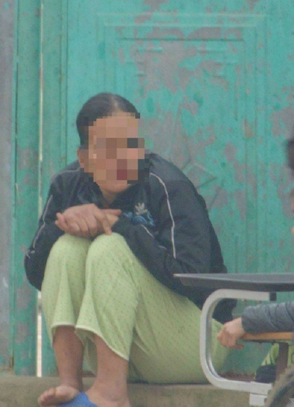 Xót xa số phận đọa đày của người đàn bà đổi tình bằng... gói bim bim ảnh 1