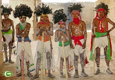 Lạ lùng bộ lạc sống 100 tuổi, khỏe nhất thế giới ảnh 1