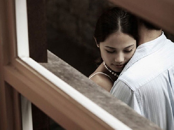 Vì tin nhắn gửi nhầm giữa đêm, tôi đã ngã vào 'gái nạ dòng' ảnh 1