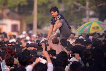 Những hình ảnh khủng khiếp ở các lễ hội đầu năm mới ảnh 5