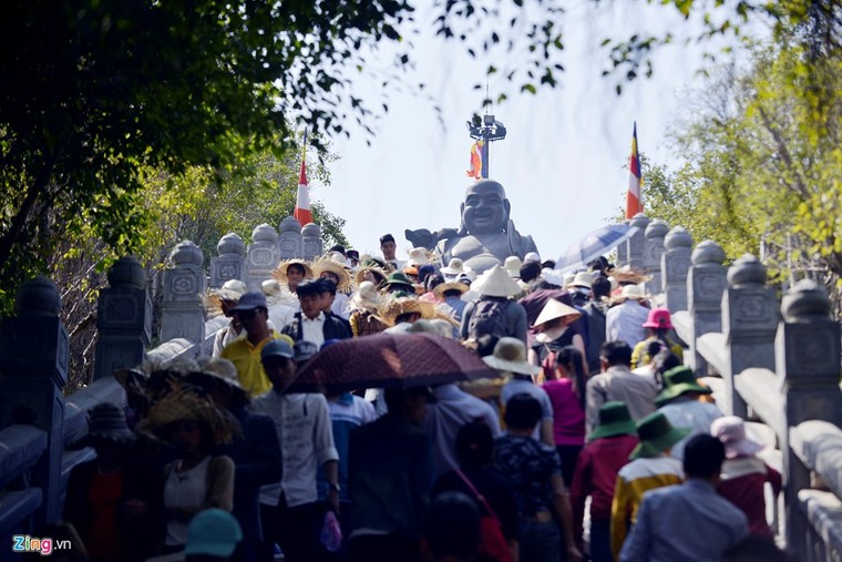 Những hình ảnh khủng khiếp ở các lễ hội đầu năm mới ảnh 1