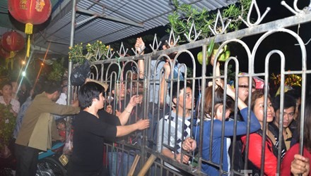 Những hình ảnh khủng khiếp ở các lễ hội đầu năm mới ảnh 7