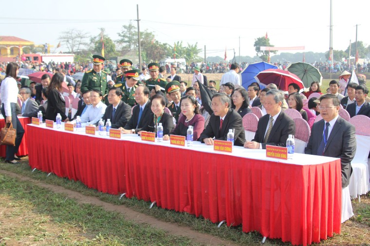 Hà Nam: Nô nức xem 'vua' cày ruộng đầu năm ảnh 3