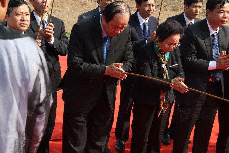 Hà Nam: Nô nức xem 'vua' cày ruộng đầu năm ảnh 11