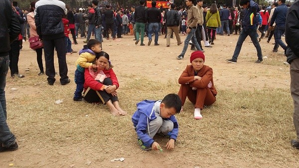 Mệt mỏi chen chân trẩy Hội Lim 2016 ảnh 7