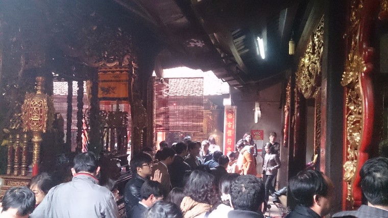 Khai ấn Đền Trần: Chưa phát ấn đã phải chen nhau ảnh 5