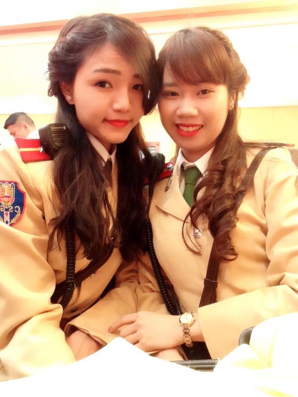 Ngất ngây với vẻ đẹp của nữ cảnh sát giao thông Việt Nam ảnh 4