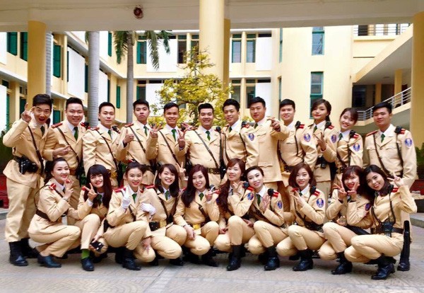 Ngất ngây với vẻ đẹp của nữ cảnh sát giao thông Việt Nam ảnh 5