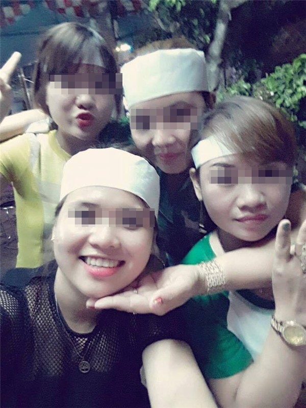 Phẫn nộ con cháu 'tự sướng', hát hò trong đám tang người thân ảnh 3