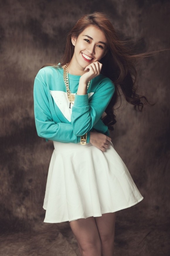 Chuỗi ngày túng quẫn uống thuốc tự tử của hot girl số 1 Sài Thành ảnh 1