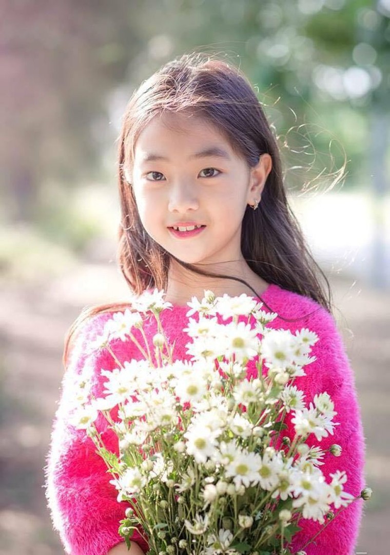 Dân mạng 'chết mê' vì nhan sắc 'hoa hậu' của bé gái Hải Dương ảnh 6