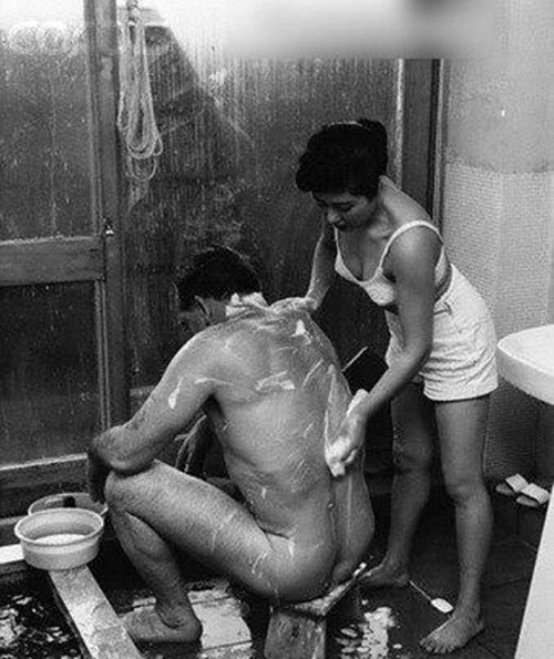 Xem văn hóa đặc sắc nam - nữ tắm chung của người Nhật ảnh 2