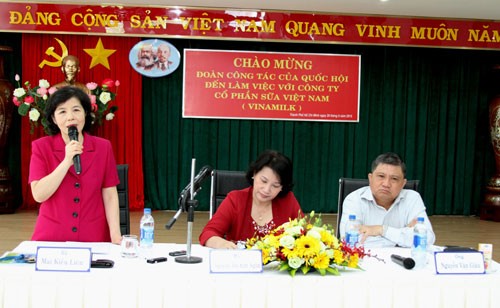 Đoàn công tác Quốc Hội đến làm việc với Vinamilk ảnh 2