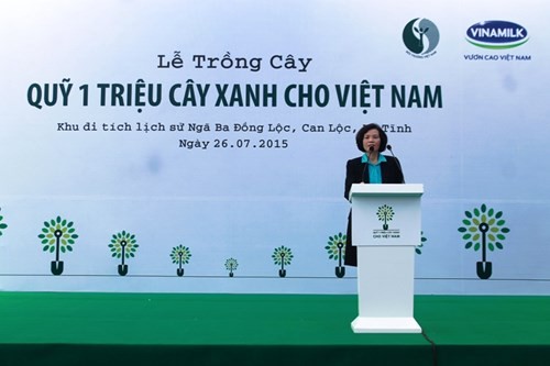 Vinamilk trồng hơn 5.000 cây xanh tại Khu di tích Ngã Ba Đồng Lộc ảnh 1