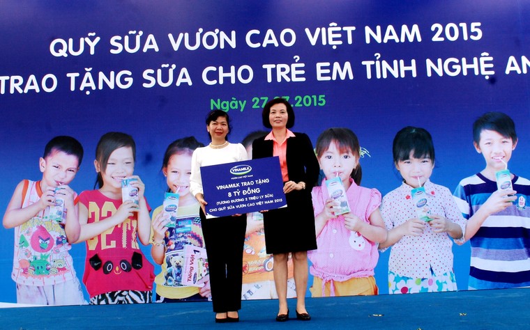 Quỹ sữa vươn cao VN đến với con em gia đình chính sách ảnh 1