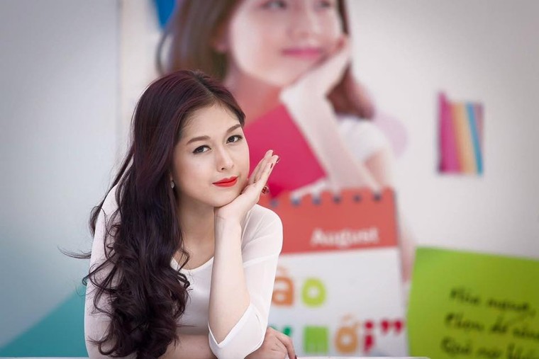 Dân mạng phát cuồng vì MC Hà Nội xinh nhất 'Vịnh Bắc Bộ' ảnh 4