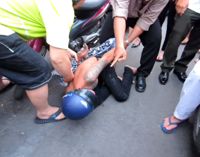 Thót tim cô gái truy đuổi tên cướp qua nhiều quận ở Sài Gòn ảnh 1