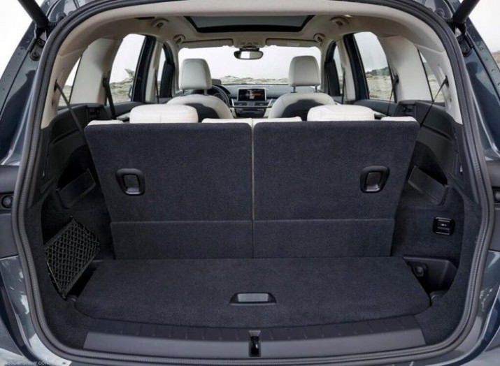 Cận cảnh xe 7 chỗ giá ‘mềm’ của BMW sắp về Việt Nam ảnh 4