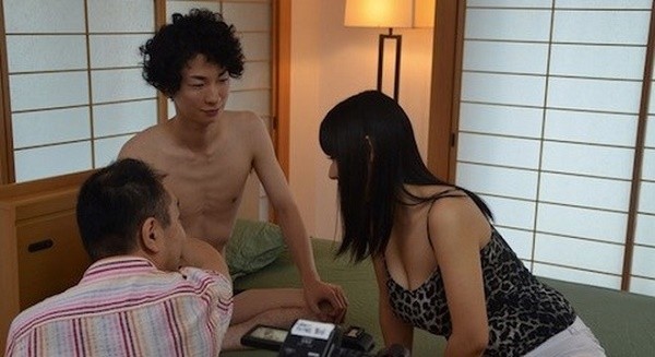 Chiêu trò bẩn thỉu của ngành kinh doanh phim khiêu dâm Nhật Bản ảnh 1