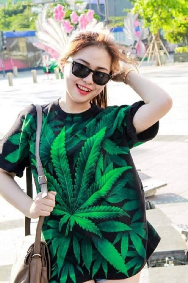 Rùng mình bí ẩn đằng sau ‘chiếc áo lá cần’ giới trẻ đang săn lùng ảnh 2