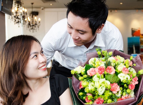 Những món quà lấy lòng 'bà xã' nhân ngày Quốc tế phụ nữ 8/3 ảnh 1