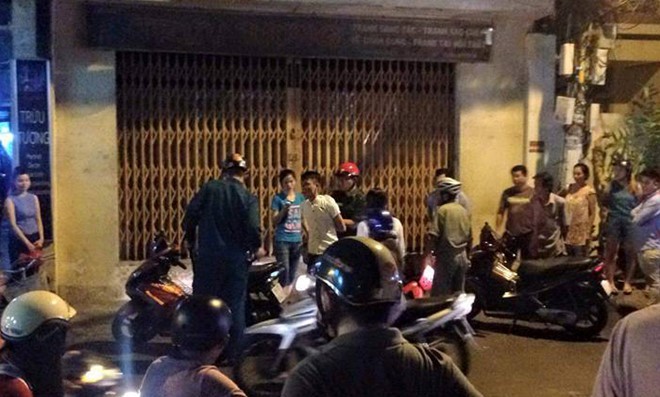 Camera an ninh ghi cảnh khách Tây trộm iPhone 6 ảnh 1