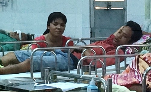 Công an quật ngã người bán hàng rong: Tự vệ hay trái luật? ảnh 1