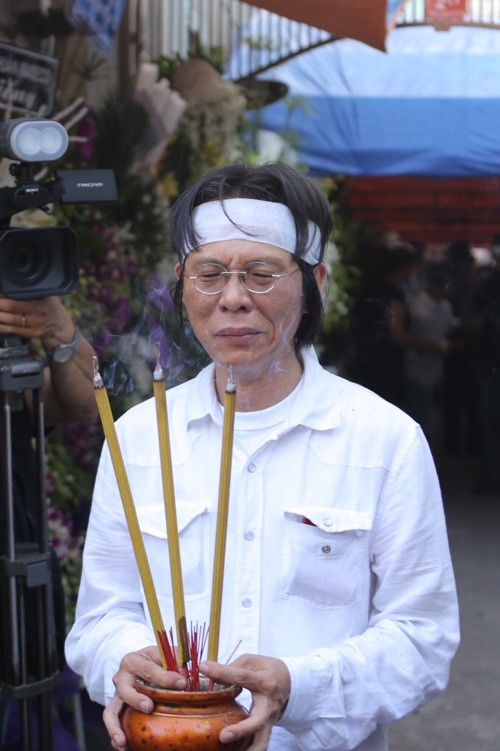 Nghẹn ngào tang lễ hỏa táng nhạc sĩ Nguyễn Ánh 9 ảnh 8