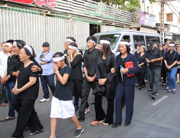 Nghẹn ngào tang lễ hỏa táng nhạc sĩ Nguyễn Ánh 9 ảnh 4