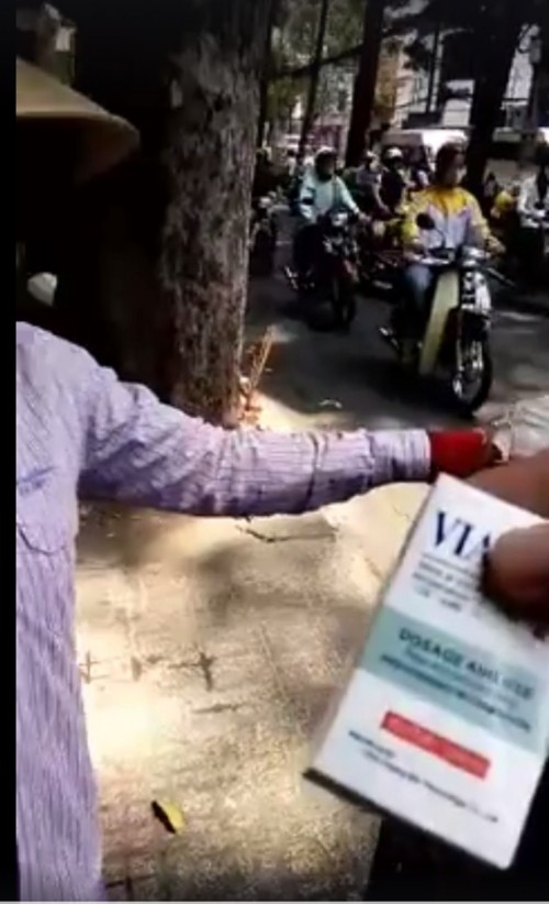 Thâm nhập đường dây cung cấp 'thuốc sung sướng giả' giá rẻ ảnh 2