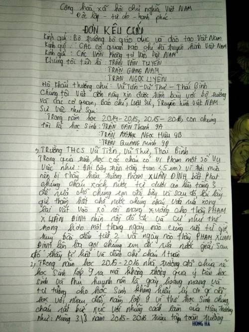 Thầy giáo bắt 3 học sinh xách nước ao rửa nước tiểu suốt 1 tháng ảnh 1