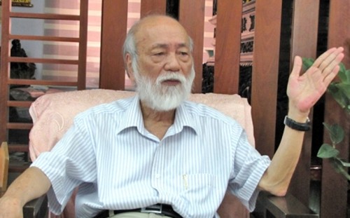 Đình chỉ 6 tháng với 3 học sinh 'tè bậy': Không đúng với quy định ảnh 1