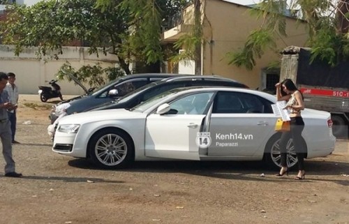 Chiêm ngưỡng chiếc siêu xe hơn 5 tỷ Công Vinh tặng Thủy Tiên ảnh 2