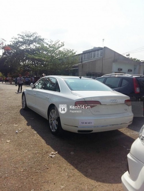 Chiêm ngưỡng chiếc siêu xe hơn 5 tỷ Công Vinh tặng Thủy Tiên ảnh 3