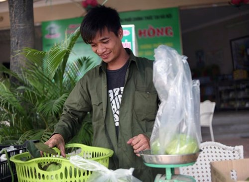 Nợ nần chồng chất, Lệ Rơi rao bán cặp loa hát rong giá 800 ngàn ảnh 3