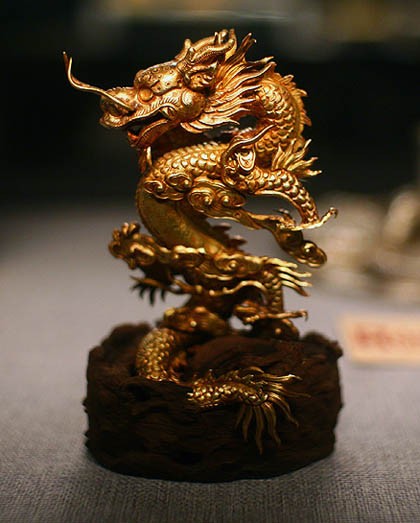 Ý nghĩa của tượng rồng bằng vàng ròng ở Châu Á ảnh 3