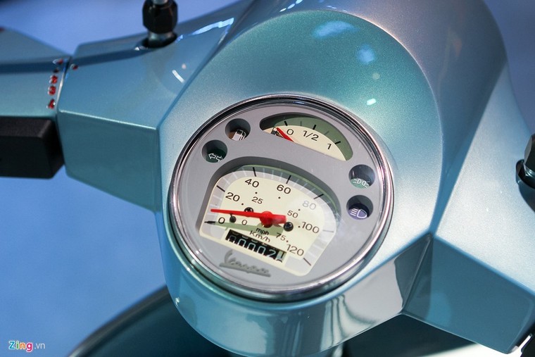 Vespa PX 125 bản đặc biệt khác lạ với màu xanh hiếm ảnh 3