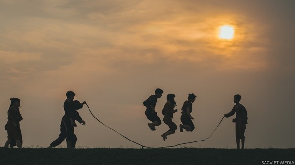 Thích thú với ảnh kỷ yếu ‘quay về tuổi thơ’ của học sinh Nghệ An ảnh 3