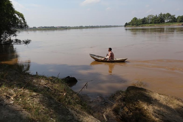 Những gương mặt của sông Hồng ảnh 1