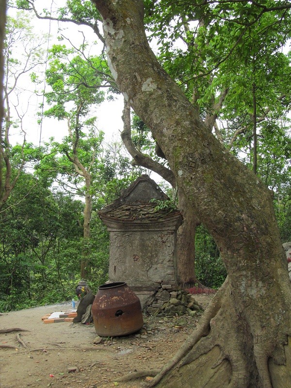 Bí ẩn tâm linh của Chùa Non trên đỉnh Thần Đinh ảnh 4