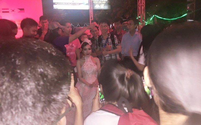 Bức ảnh khiến fan 'nổi da gà' với vẻ đẹp cận cảnh của Elly Trần ảnh 3