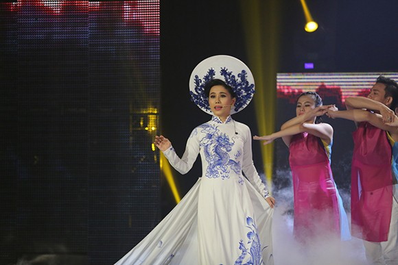 Xem hình ảnh này, sẽ bất ngờ và thêm yêu mến Hoài Linh hơn ảnh 5