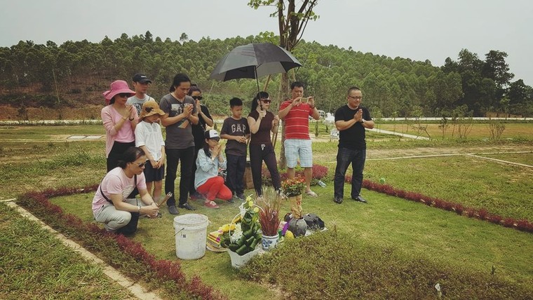 MC Anh Tuấn bên mộ Trần Lập... selfie cùng nhau như ngày xưa ảnh 3