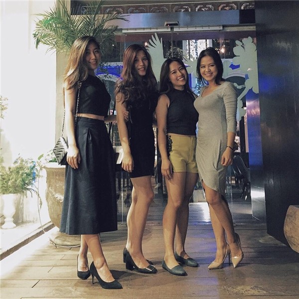 Ngắm 2 cô em gái được cưng như trứng và gia cảnh của Trấn Thành ảnh 11