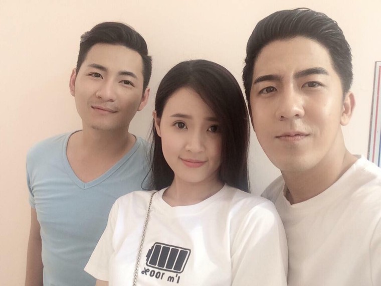 Midu khoe ảnh bên trai lạ điển trai 'ăn đứt' Phan Thành ảnh 2