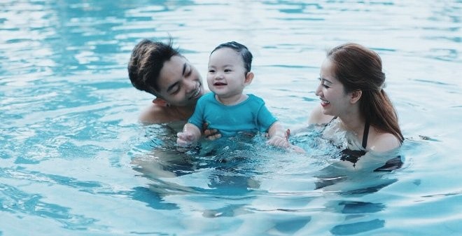 Cuộc sống khó tin của Khánh Thi với người chồng kém 12 tuổi ảnh 1